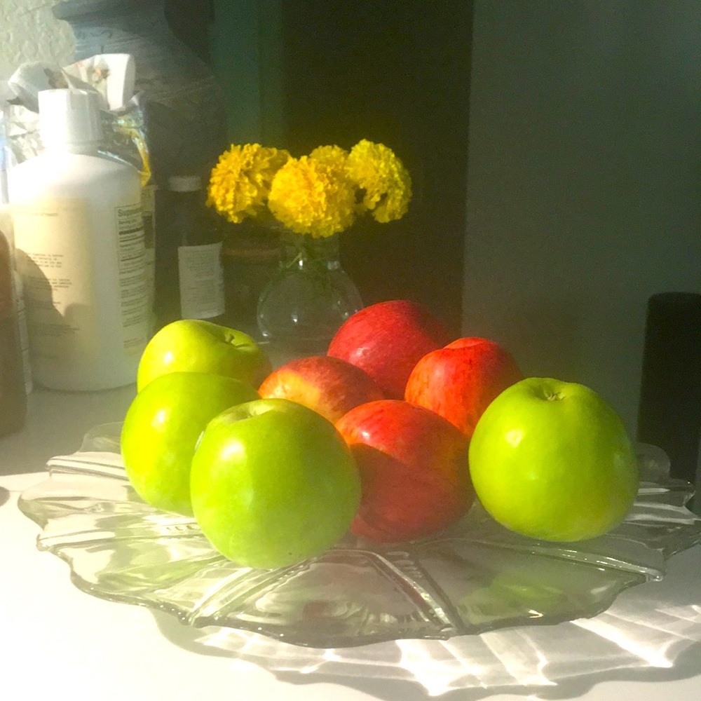 Large flower shape fruit/cake bowl